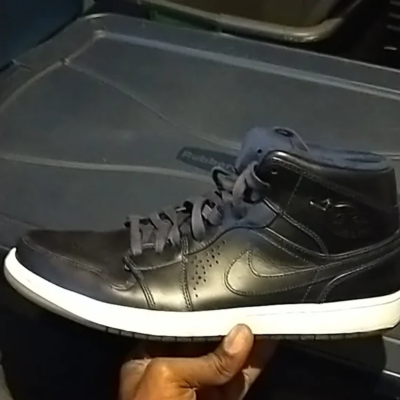 Jordan | Shoes | Jordan Italian Leather Limited | Poshmark display picture 3